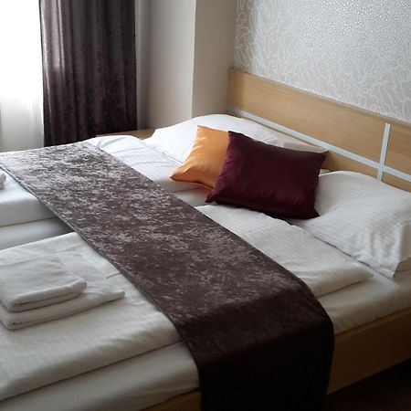 Hotel Imos Břeclav Exterior foto