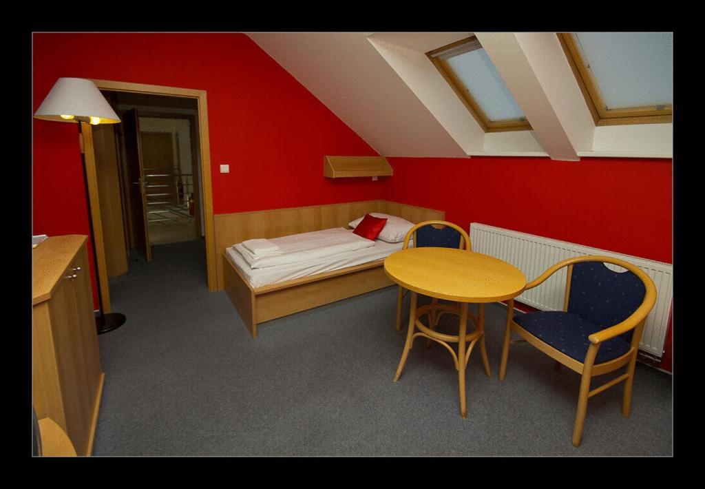 Hotel Imos Břeclav Cameră foto