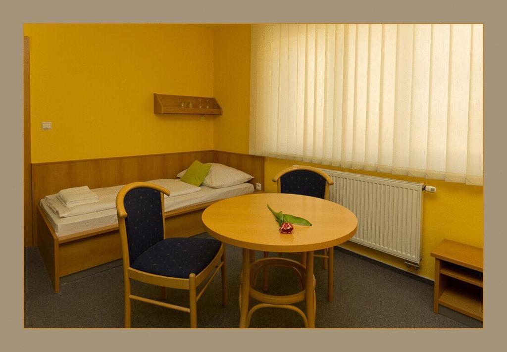 Hotel Imos Břeclav Cameră foto
